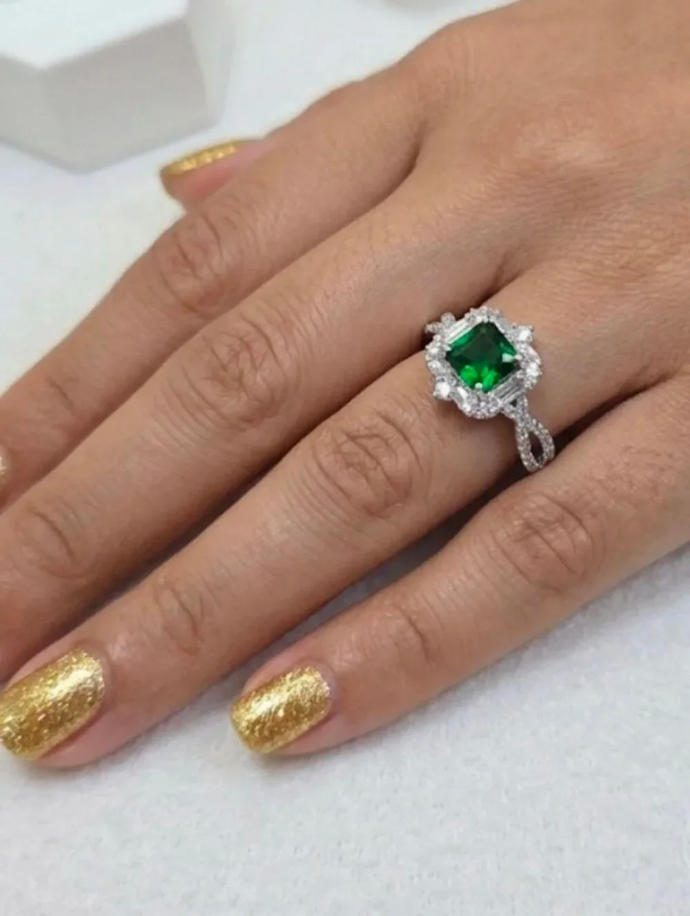 Huitan beautiful hand